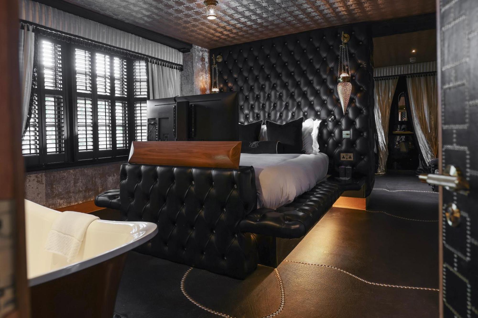 Crazy Bear Hotel Beaconsfield