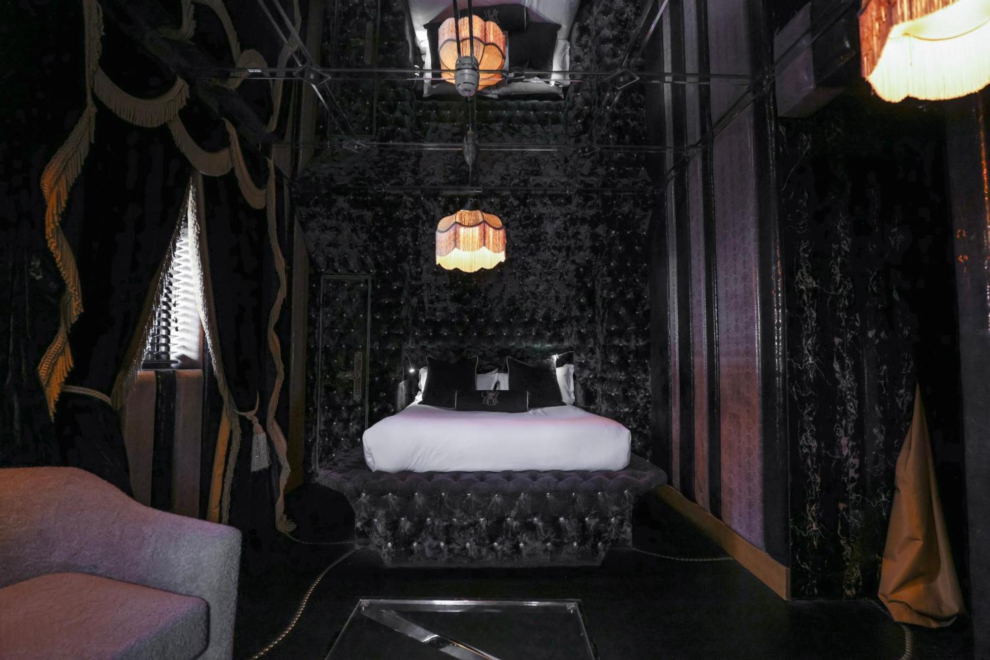 Crazy Bear 5* Beaconsfield