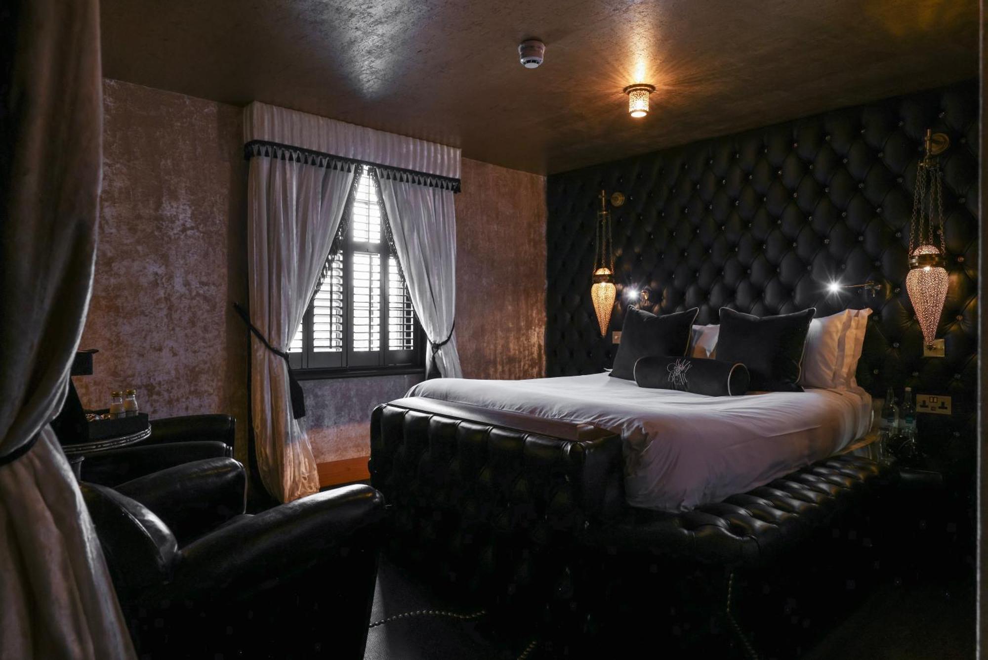 Hotel Crazy Bear