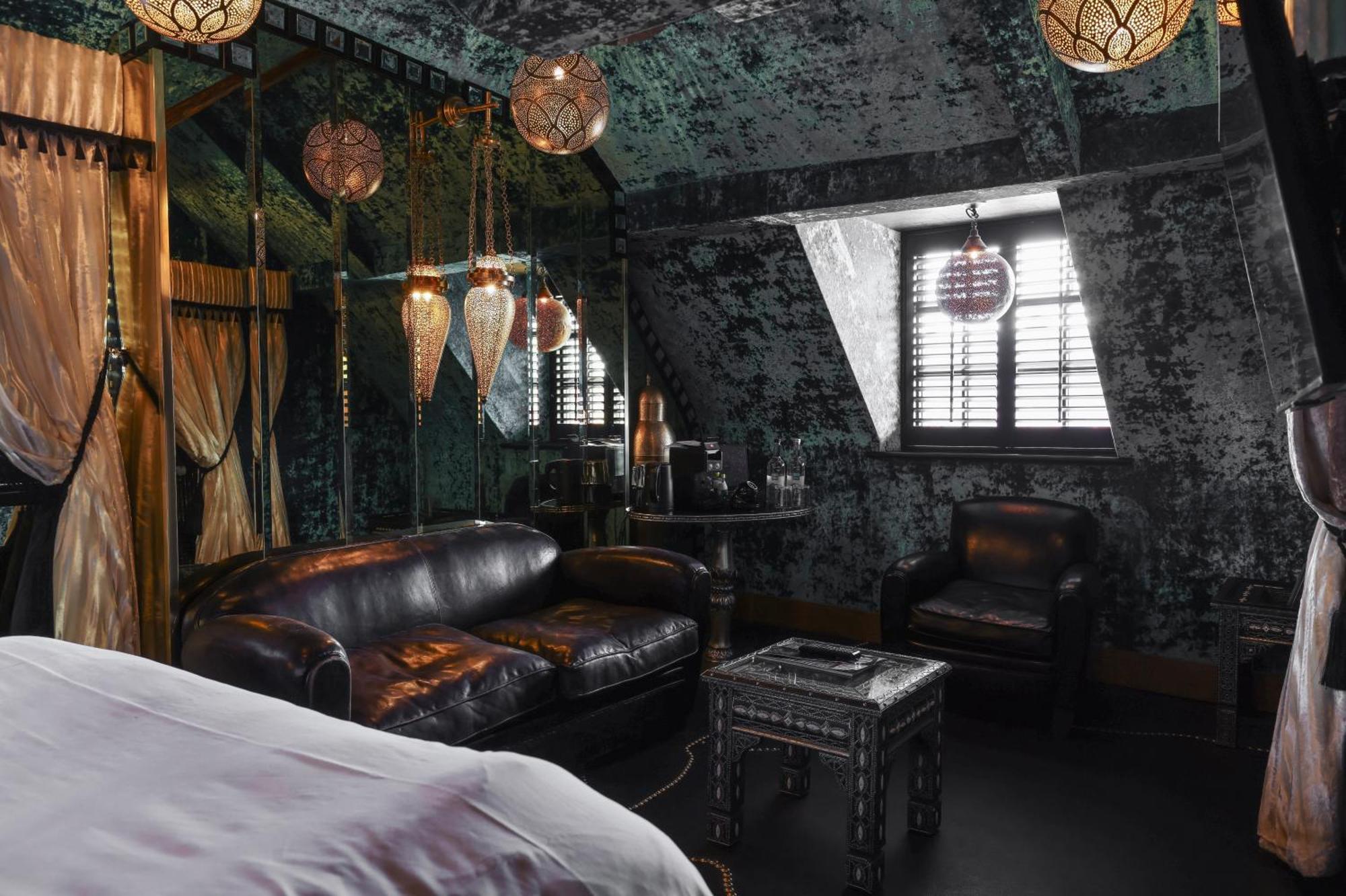 Hotel Crazy Bear 5*
