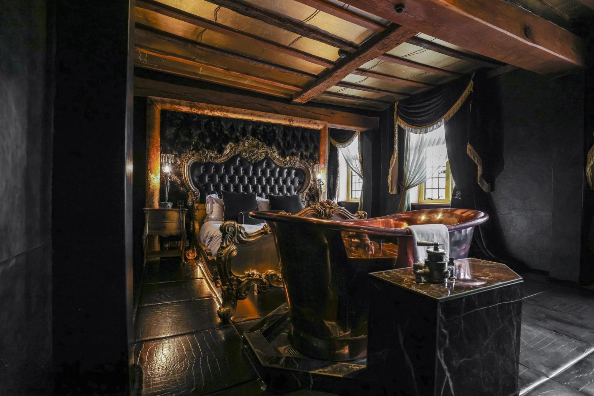Crazy Bear Hotel Beaconsfield