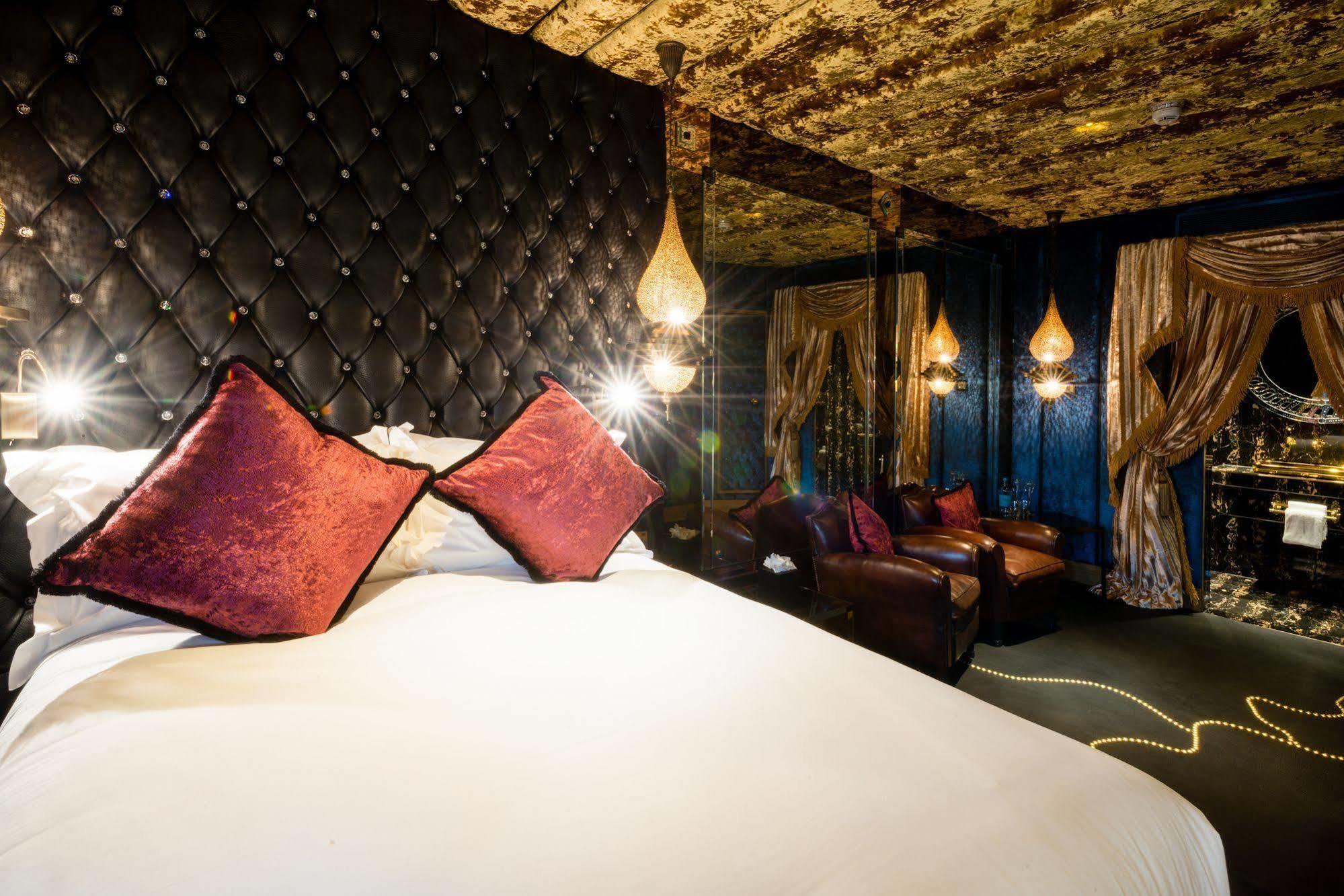 Crazy Bear Hotel Beaconsfield